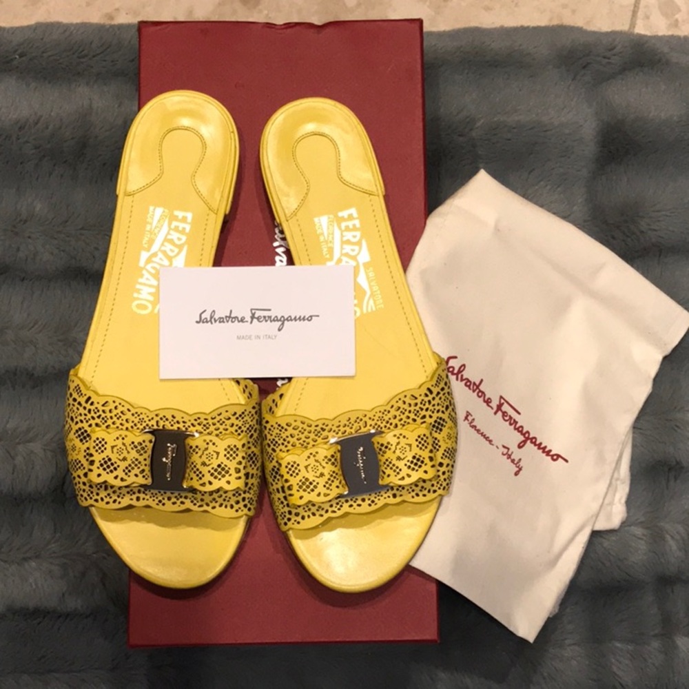 New Salvatore Ferragamo Gil Yellow Bow Sandals 7.5